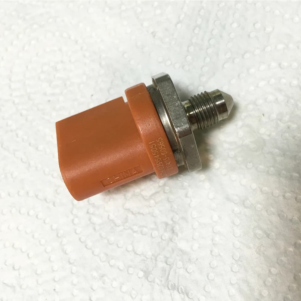 Premium Fuel Pressure Sensor Replacement for Audi A3, A5, A6, A7, Q3, Q5, Volkswagen Amarok, Golf, Jetta, Passat, Polo, Tiguan, Touareg - OEM Number 0261545051 & 06J906051D - OEM 0261545051, 06J906051D